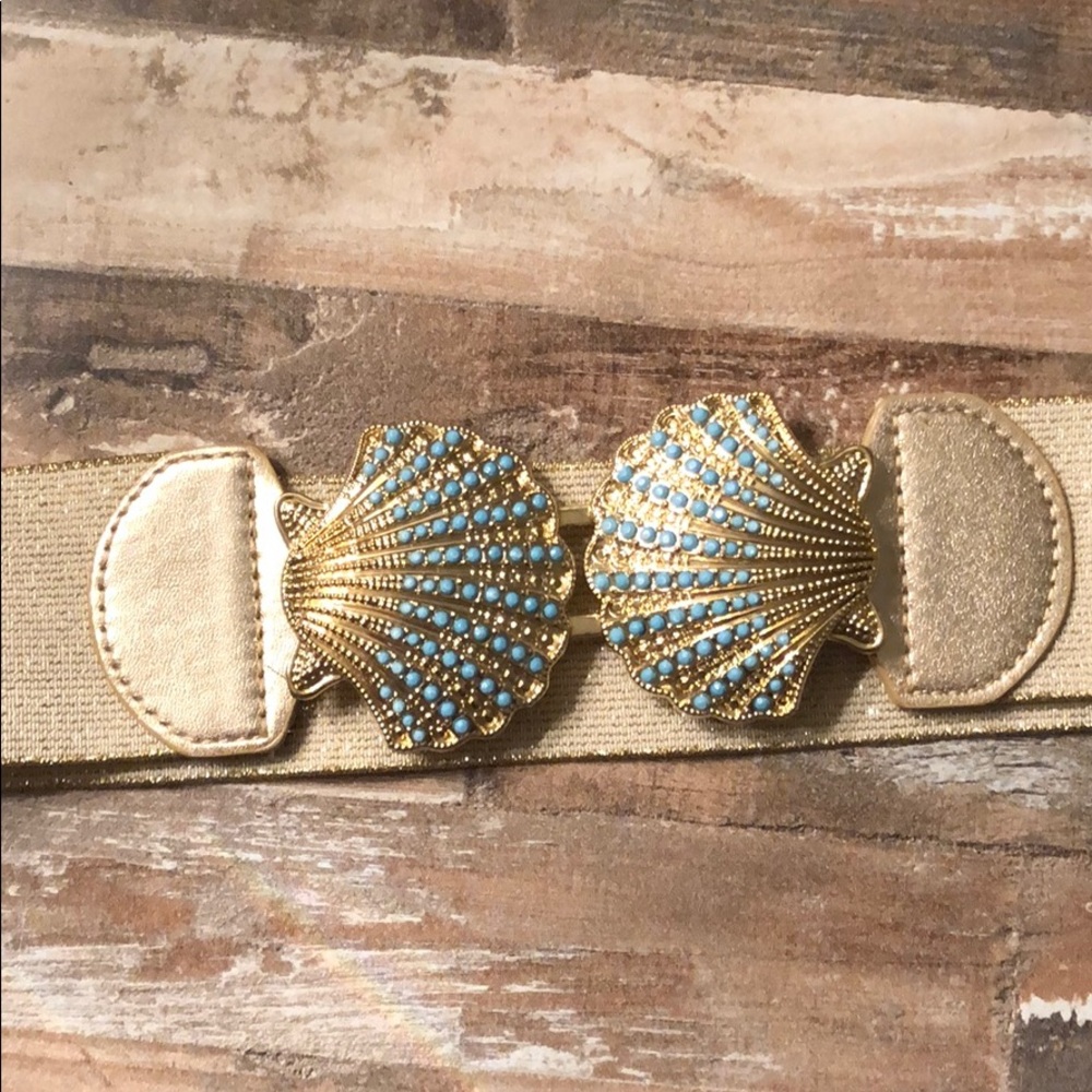 Lily Pulitzer shell belt